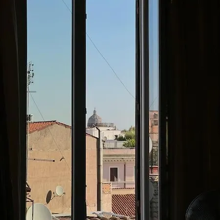 Trastevere Hideout * Rome